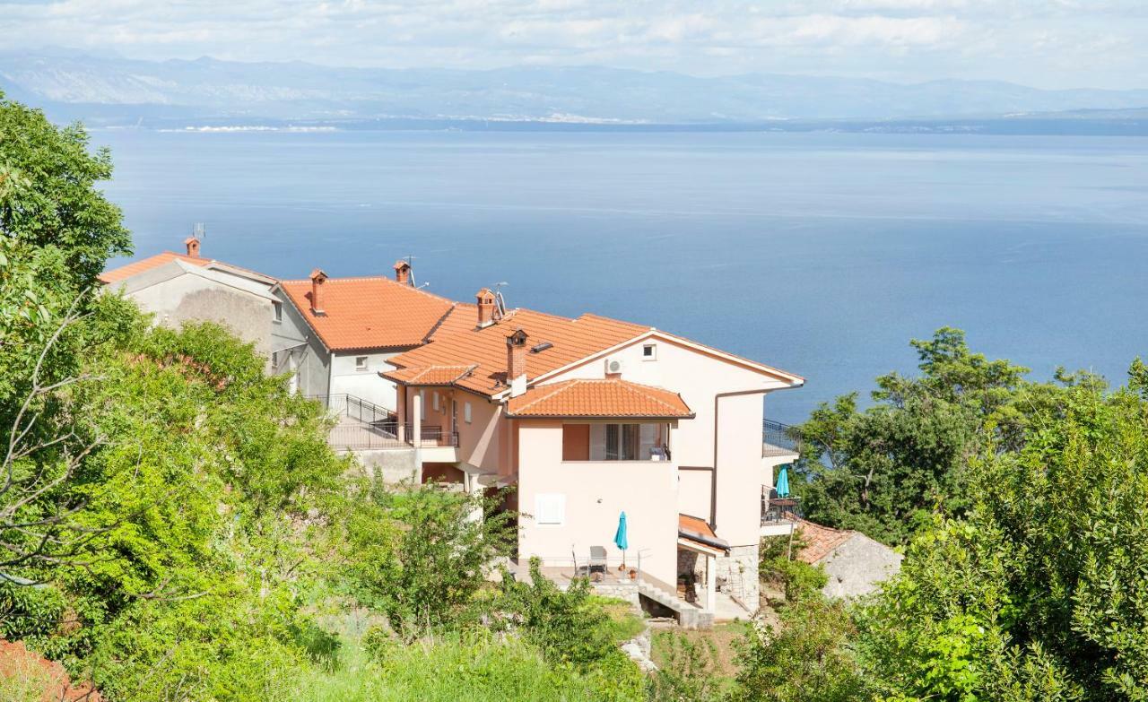Apartmani Sandra Rovini Moscenice Exterior foto