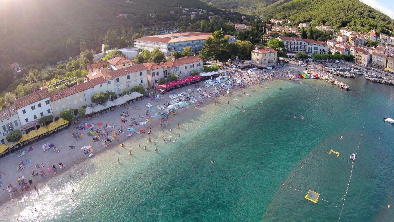 Apartmani Sandra Rovini Moscenice Exterior foto