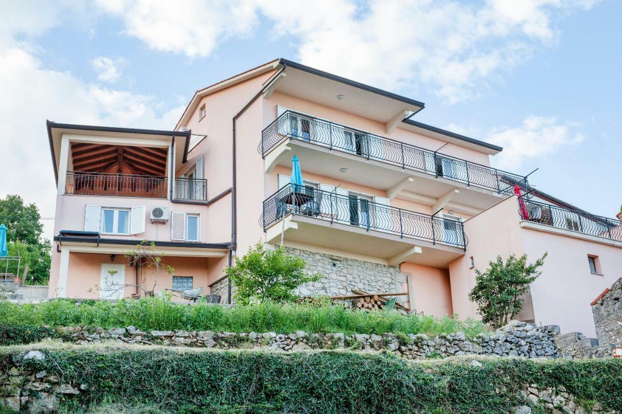 Apartmani Sandra Rovini Moscenice Exterior foto