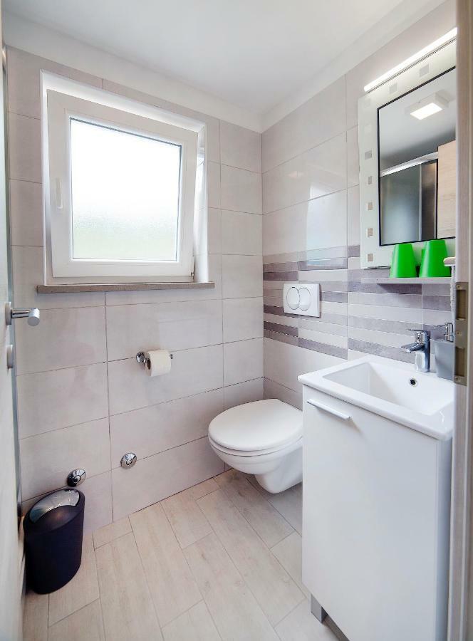 Apartmani Sandra Rovini Moscenice Exterior foto