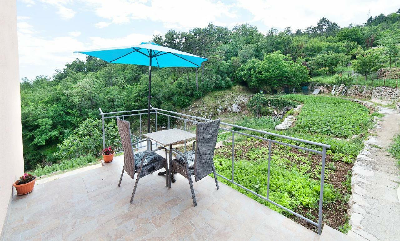 Apartmani Sandra Rovini Moscenice Exterior foto