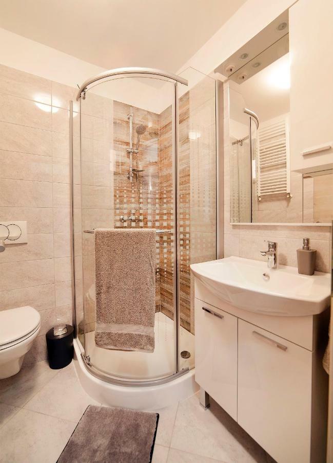 Apartmani Sandra Rovini Moscenice Exterior foto